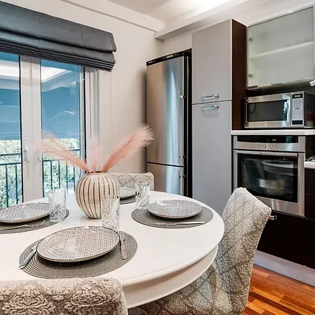 Riviera Bliss Apartment